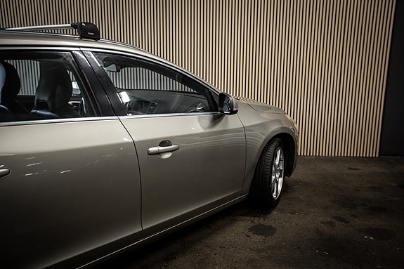 Volvo V60 9 of 27
