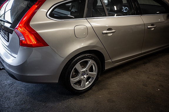 Volvo V60 10 of 27