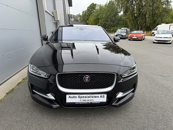 Jaguar XE 6 of 30