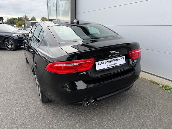 Jaguar XE 12 of 30
