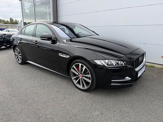 Jaguar XE 16 of 30