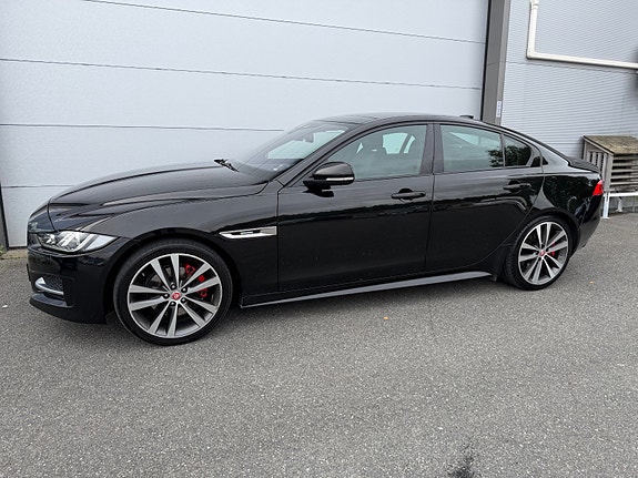 Jaguar XE 7 of 30