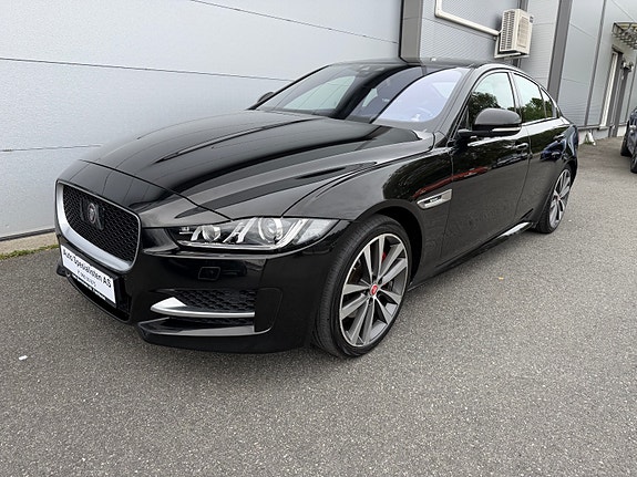 Jaguar XE 3 of 30