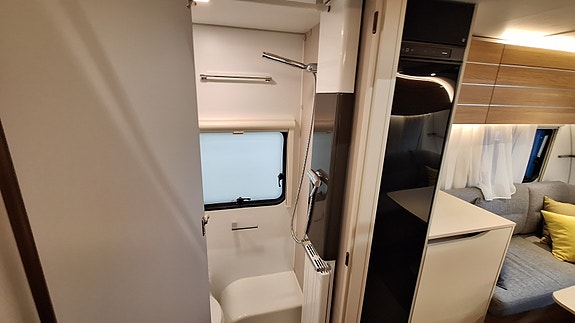 Adria Adora 593 UP Queenbed - Aldevarme 21 of 30