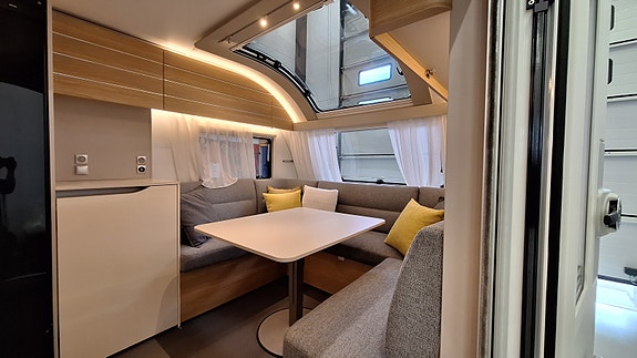 Adria Adora 593 UP Queenbed - Aldevarme 12 of 30