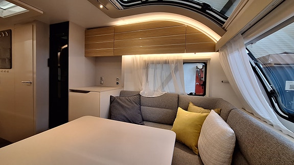 Adria Adora 593 UP Queenbed - Aldevarme 15 of 30