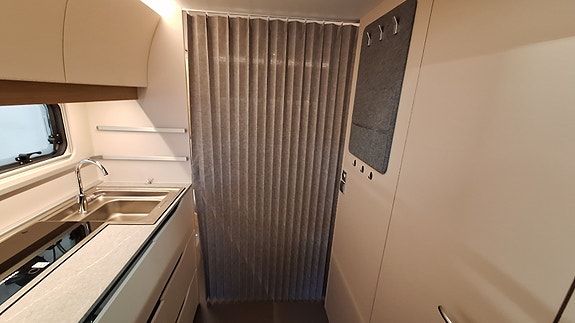 Adria Adora 593 UP Queenbed - Aldevarme 24 of 30