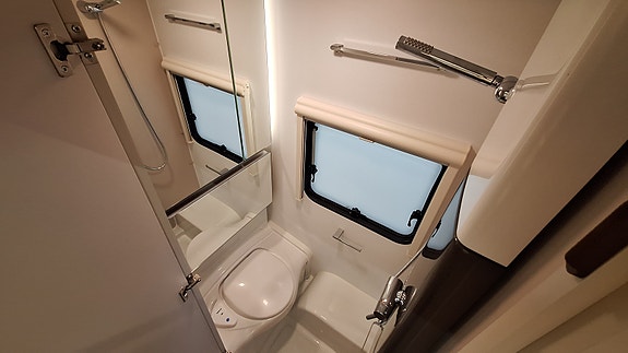 Adria Adora 593 UP Queenbed - Aldevarme 20 of 30