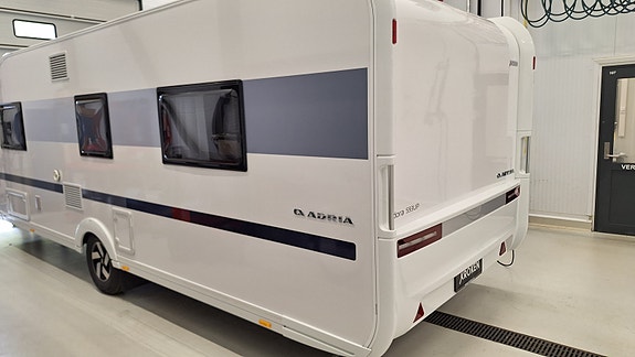 Adria Adora 593 UP Queenbed - Aldevarme 8 of 30