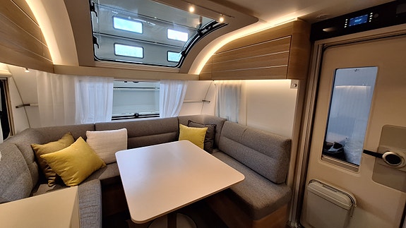 Adria Adora 593 UP Queenbed - Aldevarme 14 of 30