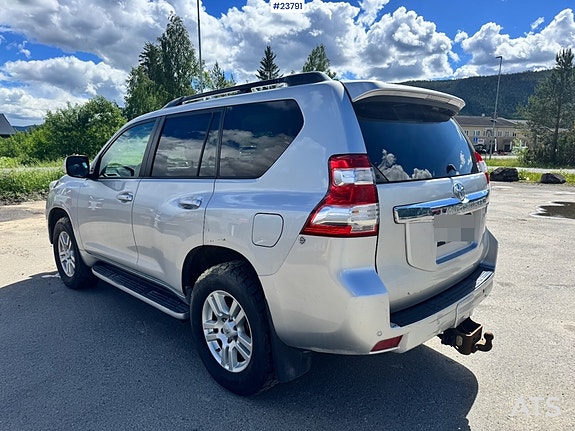 Toyota Land Cruiser 4 of 30