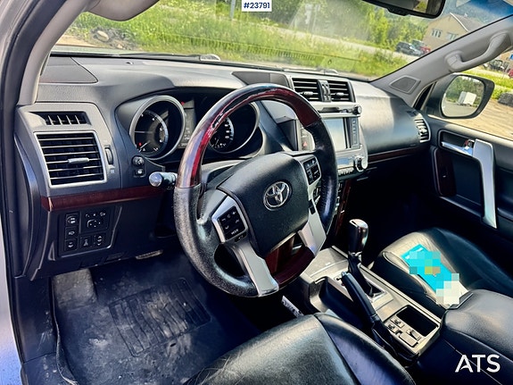 Toyota Land Cruiser 24 of 30