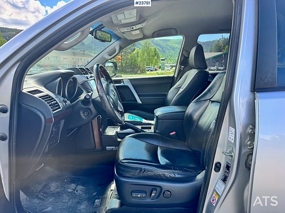 Toyota Land Cruiser 21 of 30