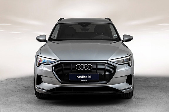 Audi e-tron 4 of 30