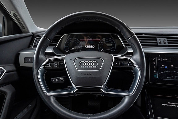 Audi e-tron 17 of 30