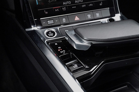Audi e-tron 21 of 30