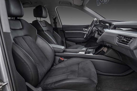 Audi e-tron 14 of 30