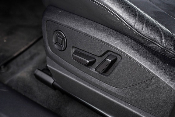 Audi e-tron 11 of 30