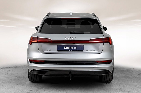 Audi e-tron 7 of 30