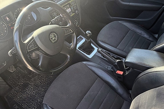 Skoda Octavia 16 of 23