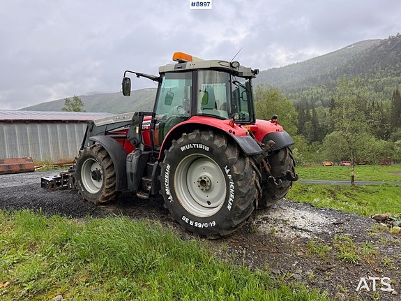 Massey Ferguson 6475 4x4 Traktor m/frontlaster og front PTO 8 of 30