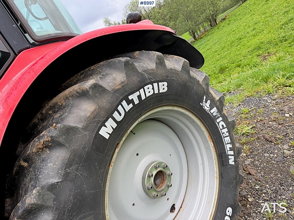 Massey Ferguson 6475 4x4 Traktor m/frontlaster og front PTO 18 of 30