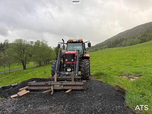 Massey Ferguson 6475 4x4 Traktor m/frontlaster og front PTO 2 of 30