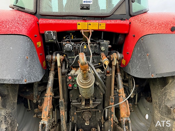 Massey Ferguson 6475 4x4 Traktor m/frontlaster og front PTO 11 of 30