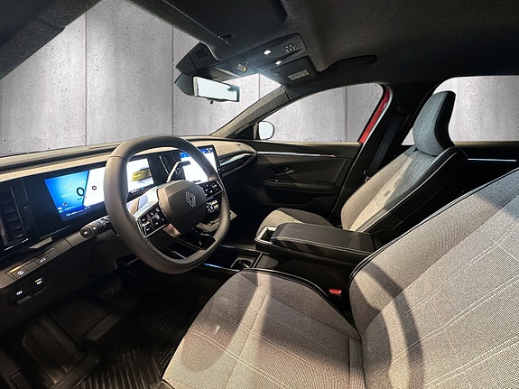 Renault Scenic E-Tech 8 of 20