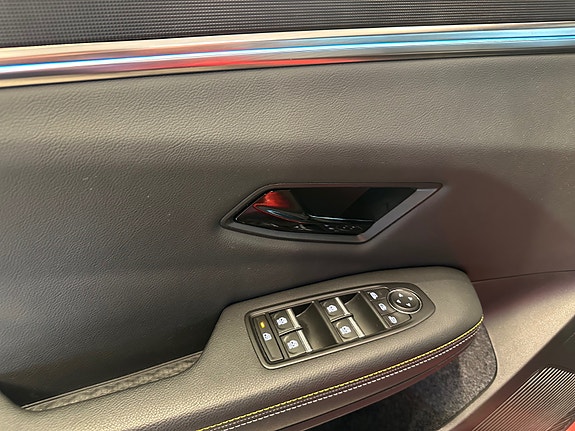 Renault Scenic E-Tech 10 of 20