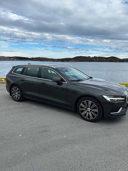 Volvo V60 2 of 15