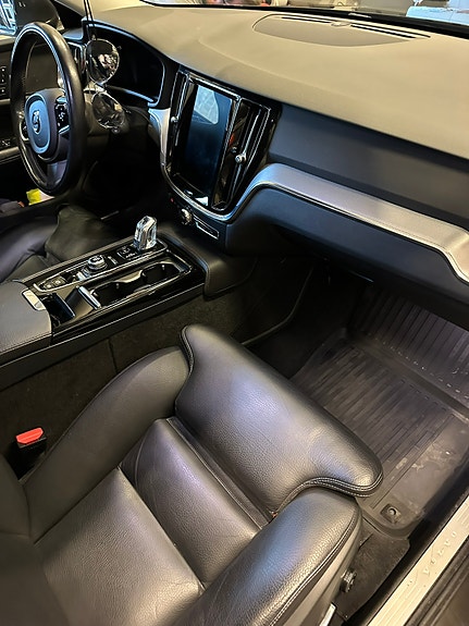 Volvo V60 8 of 15