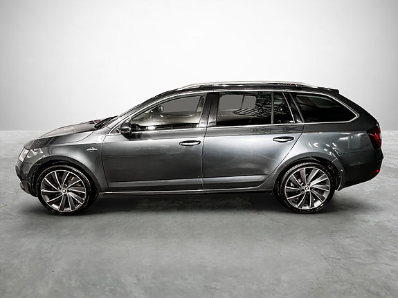 Skoda Octavia 2 of 26