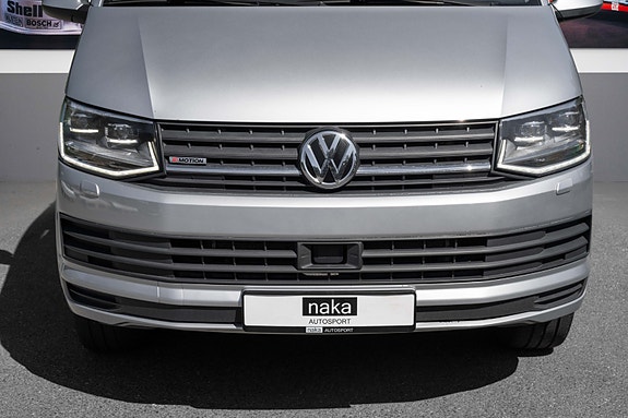 Volkswagen Caravelle 7 of 30