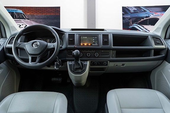 Volkswagen Caravelle 17 of 30