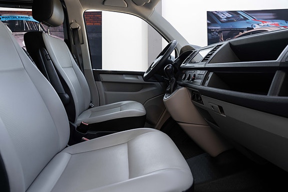 Volkswagen Caravelle 20 of 30