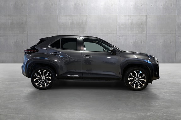 Toyota Yaris Cross 4 of 16