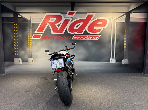 BMW M 1000 R 10 of 13