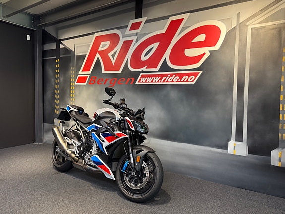 BMW M 1000 R 2 of 13