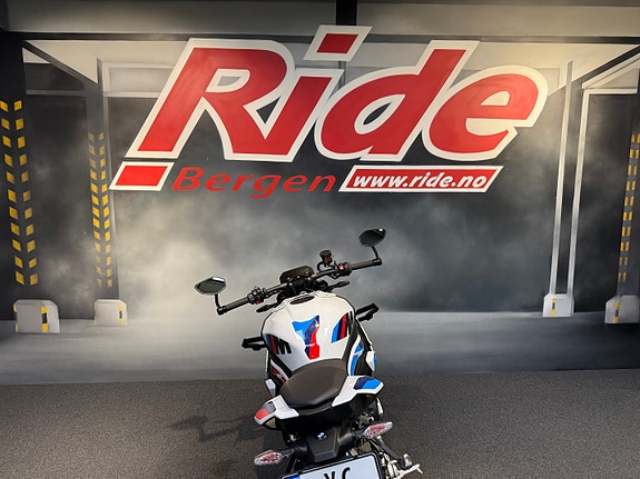 BMW M 1000 R 11 of 13