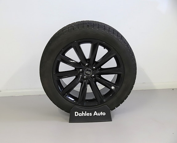 Audi e-tron 9 of 30