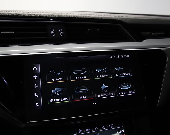 Audi e-tron 18 of 30