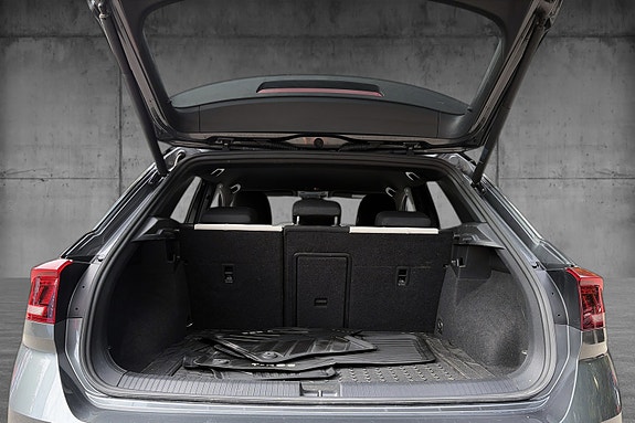 Volkswagen T-Roc 18 of 20