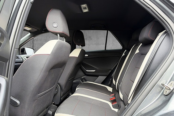 Volkswagen T-Roc 16 of 20