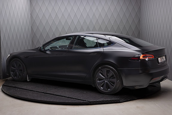 Tesla Model S 9 of 30