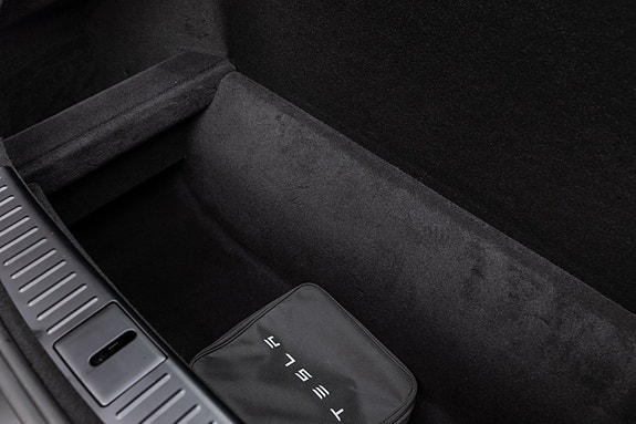 Tesla Model S 14 of 30