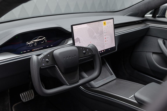 Tesla Model S 24 of 30