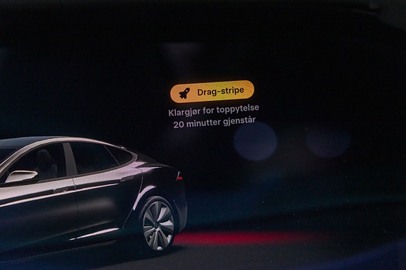 Tesla Model S 26 of 30