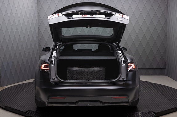 Tesla Model S 12 of 30