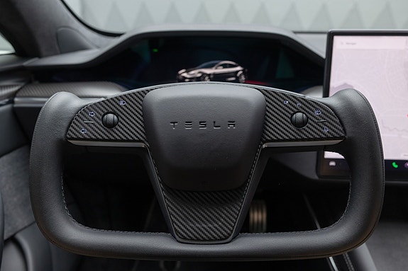 Tesla Model S 21 of 30